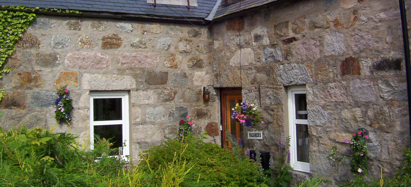 <h2>Craiglea Bed and Breakfast  - Braemar</h2><div class='slide-content'></div>